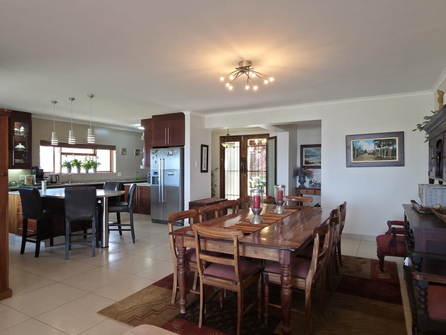 6 Bedroom Property for Sale in Jeffreys Bay Central Eastern Cape